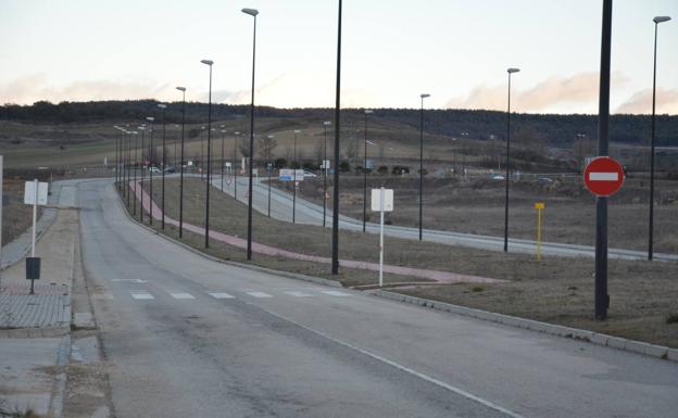 Los empresarios de Villalonquéjar celebran que se reactiven las ventas de parcelas