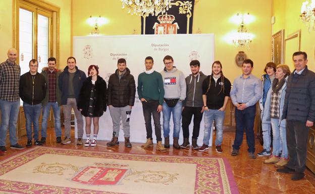 14 estudiantes viajan al extranjero a completar su formación gracias a la Diputación