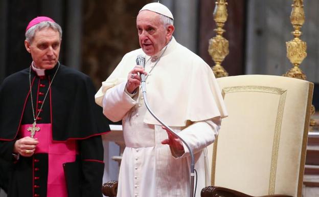 El Papa y los cardenales estudian «acelerar» los procesos judiciales sobre casos de abusos a menores para «protegerlos»