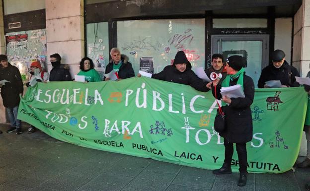 La Plataforma por la Escuela Pública, Laica y Gratuita reclama un pacto educativo «verdadero»