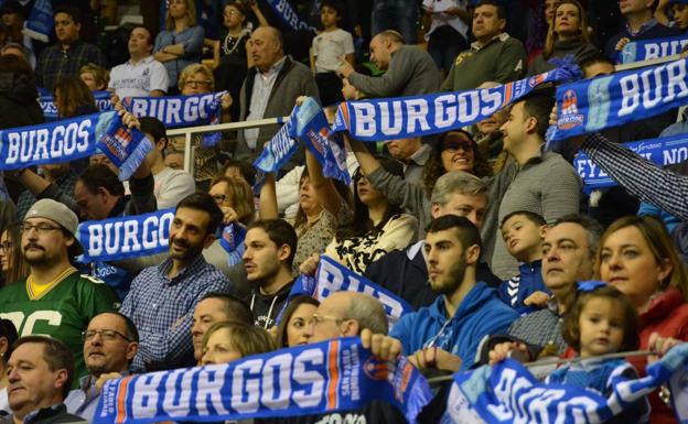 La Marea Azul llenará seis autobuses para animar al San Pablo ante el Real Madrid