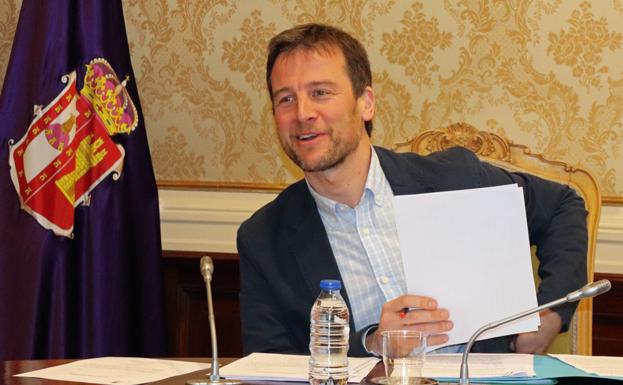 Suárez asume una delegación «especial» de Personal para reorganizar la Diputación