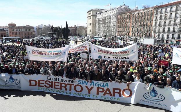 50.000 personas protestan en Madrid para pedir soluciones a la sequía en Levante