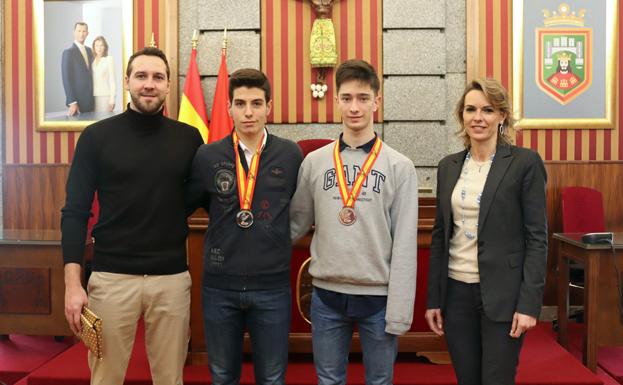 Dos burgaleses, subcampeones de España con la selección de balonmano de Castilla y León