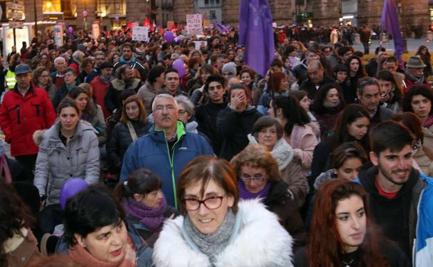 El feminismo saca a la calle a 9.000 manifestantes