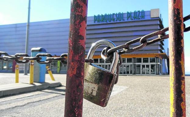 El centro de ocio Parquesol Plaza cierra sus puertas 20 años después