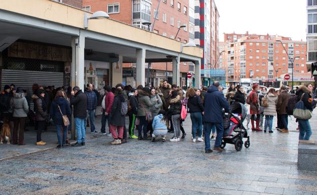 Una concentración en apoyo a la hija de Ana Julia y en repulsa por el asesinato de Gabriel