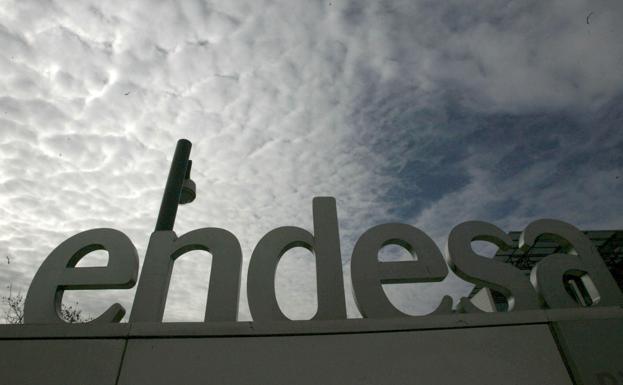 Competencia multa a Endesa por cambiar a un cliente de compañía sin su consentimiento