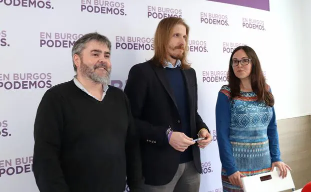 Pablo Fernández ha comparecido en compañía de Laura Domínguez y e Ignacio Lacámara/PCR
