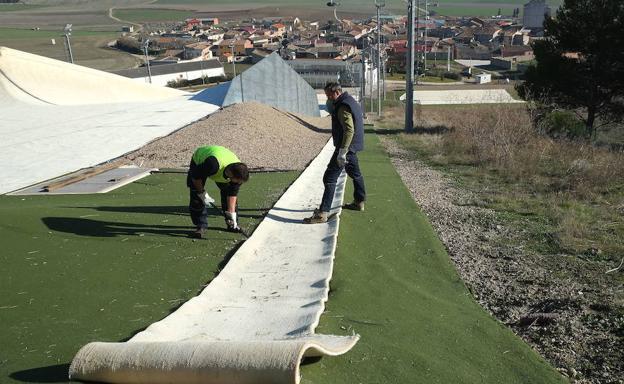 Ecologistas propone que los 125 políticos que aprobaron Meseta Ski paguen «el despilfarro»