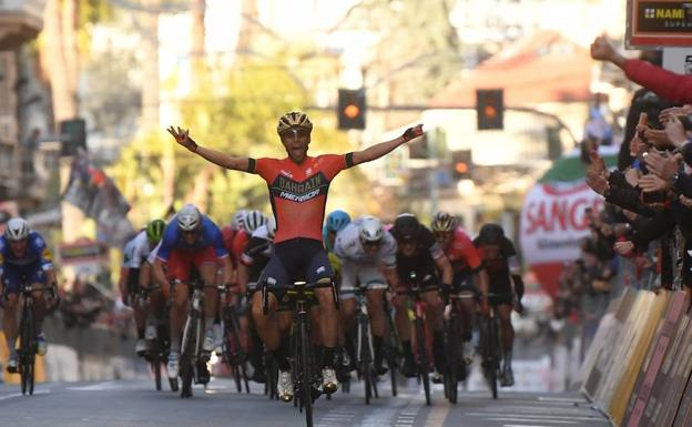 El 'Tiburón' Vincenzo Nibali devora a los velocistas