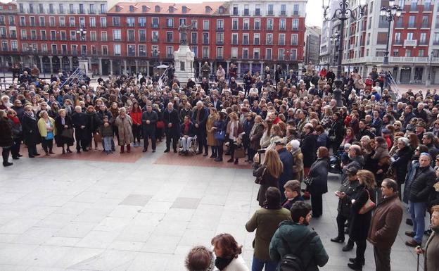 Medio millar de concentrados en tres capitales de Castilla y León piden la prisión permanente revisable