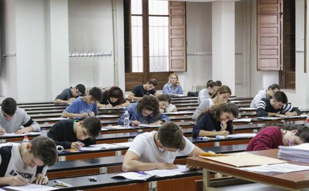 La Junta pide a los profesores que elaboran la EBAU que sean «comprensivos»