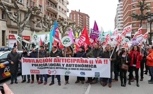 A la calle para exigir la jubilación a los 59 años de la Policía Local