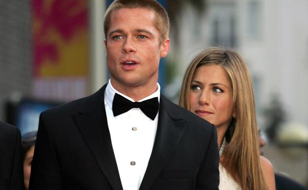 El beso de Brad Pitt a Jennifer Aniston, falso