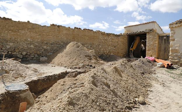 Investigan el hallazgo de restos humanos en un patio de Hontoria