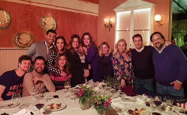 Paula Echevarría y Miguel Torres, juntos de la mano