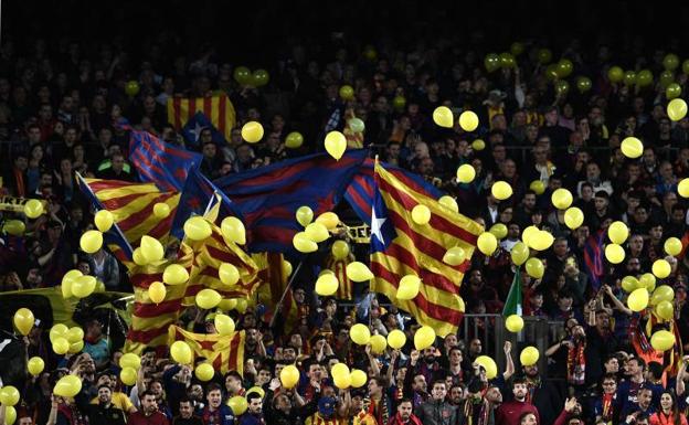 La UEFA abre expediente al Barça por los globos independentistas ante la Roma