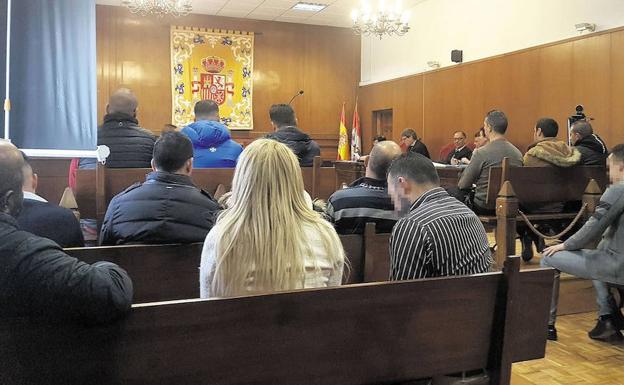 Diez acusados en la 'operación Koeman' contra el narcotráfico aceptan 20 años y un mes de cárcel