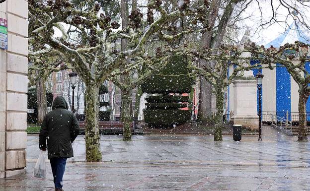 Se mantiene la alerta por nieve en Burgos, tras una lunes blanco pero sin incidencias viarias