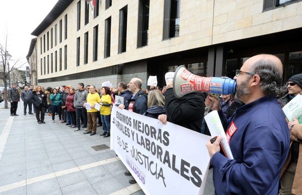 Los funcionarios de justicia salen a las calles en Castilla y León para exigir la equiparación salarial