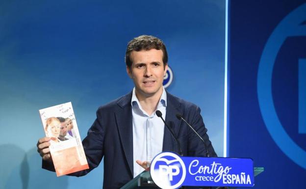 PSOE, IU y Podemos preguntan por qué la Junta patrocinó el postgrado en Harvard de Pablo Casado