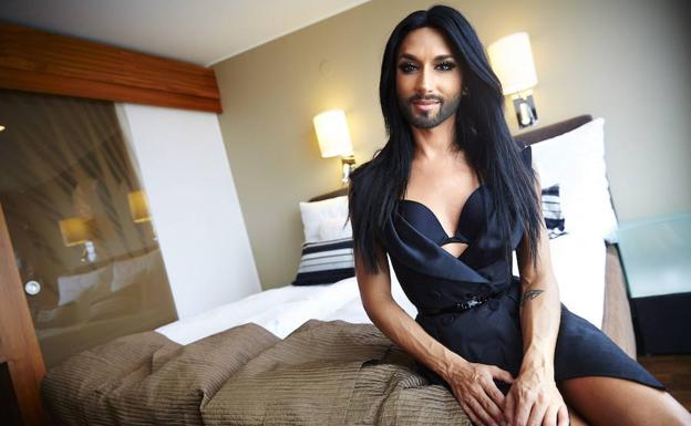 Conchita Wurst revela que tiene VIH por el chantaje de su ex