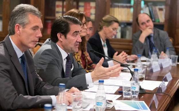 Suárez-Quiñones sobre el lobo: «No conseguimos atajar el problema»