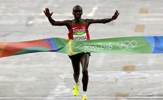 Eliud Kipchoge: «Tengo en mis piernas el récord mundial»