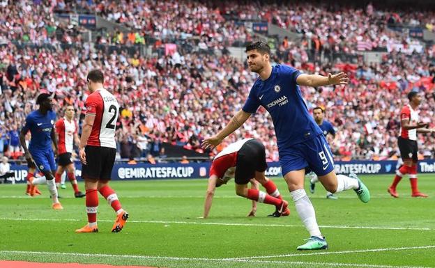 Morata y Giroud citan al Chelsea con el United en la final de la FA Cup