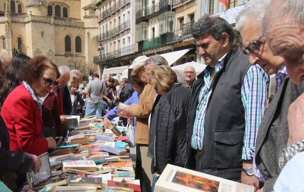 Cervantes, María Zambrano y Machado llenan de letras las calles de Segovia