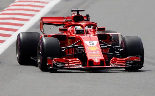 Vettel pisa terreno resbaladizo en Bakú