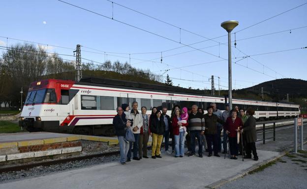 La línea convencional de tren a Madrid cumple 130 años con un futuro incierto