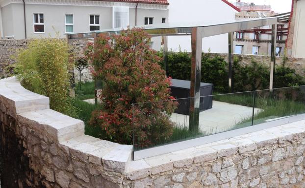 Documentan que la parte de la muralla donde se levanta el cenador es pública