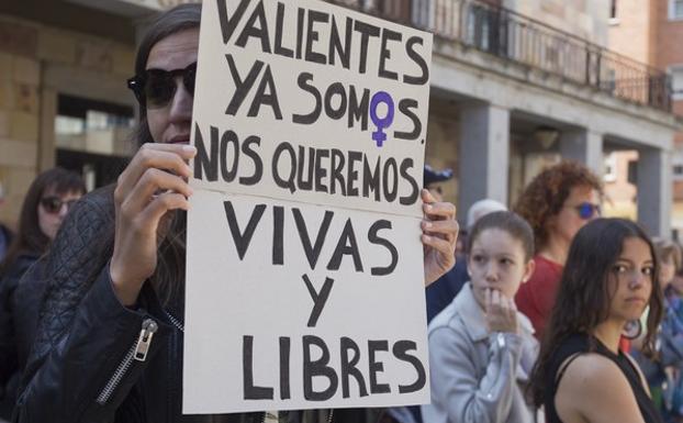 Concentraciones en Zamora, Castrogonzalo y Tábara por la muerte de Leticia Rosino