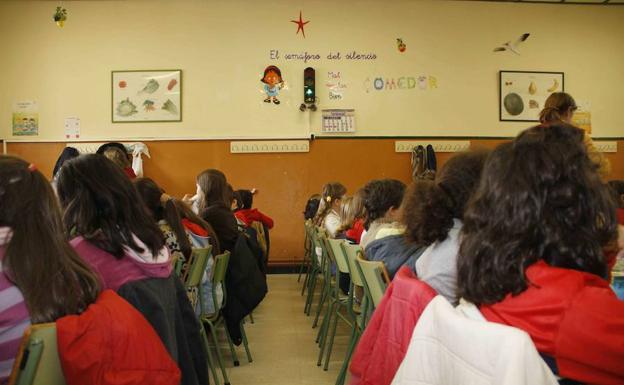 La Junta mantendrá las escuelas del entorno rural con tres alumnos «bajo ciertas condiciones»