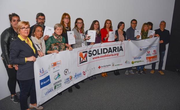 Una veintena de colectivos sociales invitan a los burgaleses a marcar la 'X solidaria'