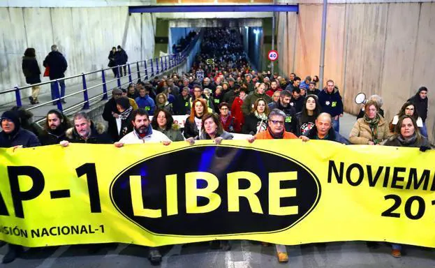 Varias plataformas llevan años manifestándose para pedir la liberalización de la AP-1/AVENLINO GÓMEZ/EL CORREO