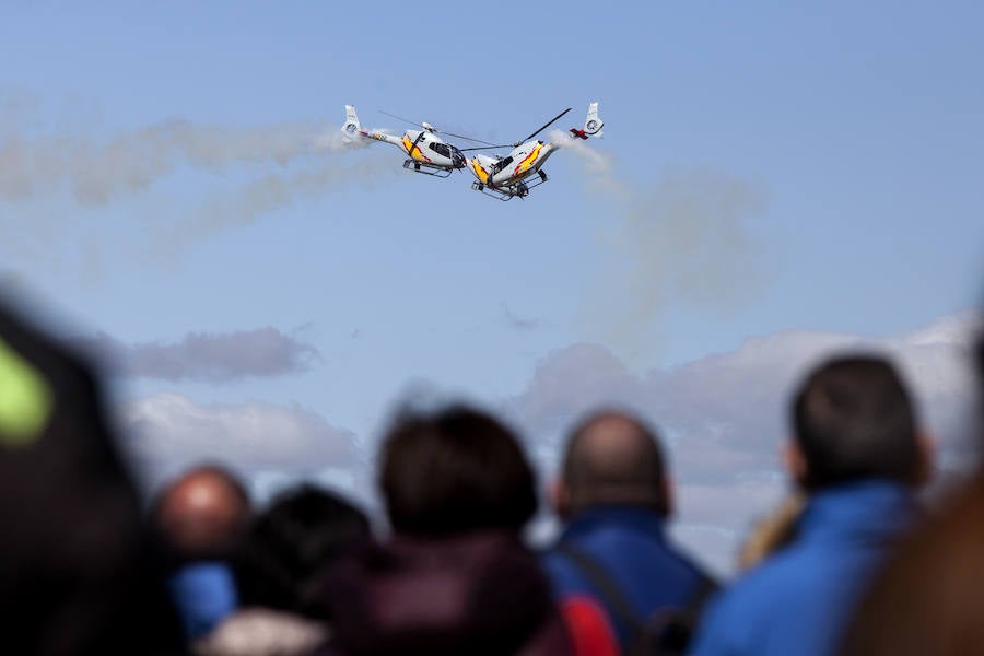 La Base Aérea de Matacán dedica una exhibición al VIII Centenario de la Universidad de Salamanca