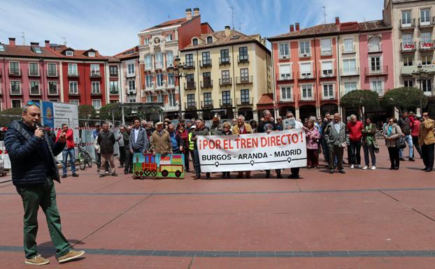 Los colectivos del Tren Directo califican de «desalentadora» la visita del ministro de Fomento