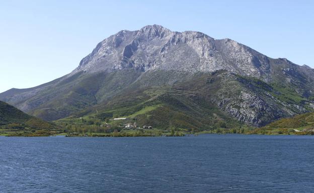 Fallece un montañero burgalés en el Pico Espigüete cuando hacía esquí de travesía