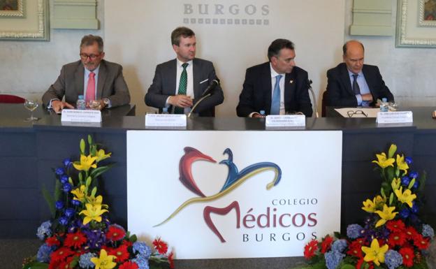 La nueva Junta Directiva del Colegio de Médicos de Burgos toma posesión del cargo