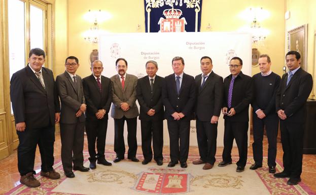 Burgos, modelo para la provincia indonesia de Java Oriental