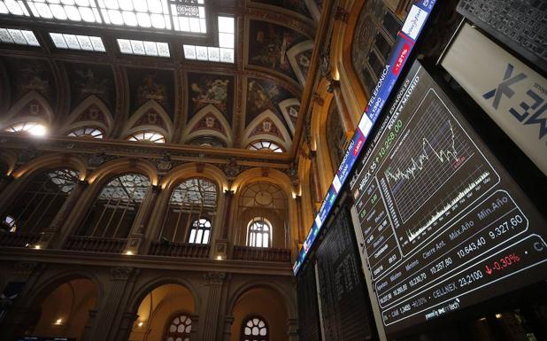 El Ibex-35 baja un 0,95% por la presión italiana