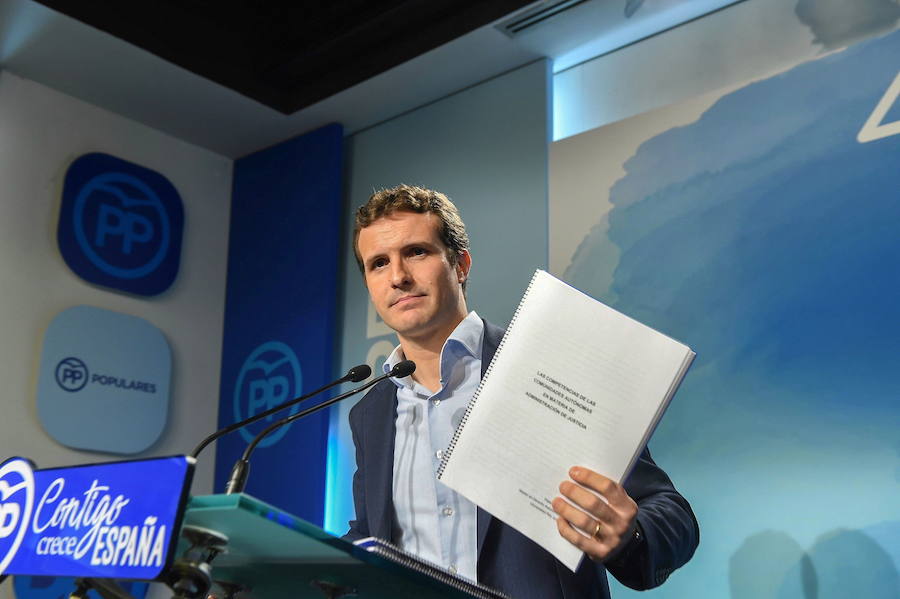 Casado estalla contra las «calumnias» y niega un trato de favor en la carrera