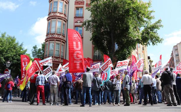 Los sindicatos dan un toque de atención a la patronal
