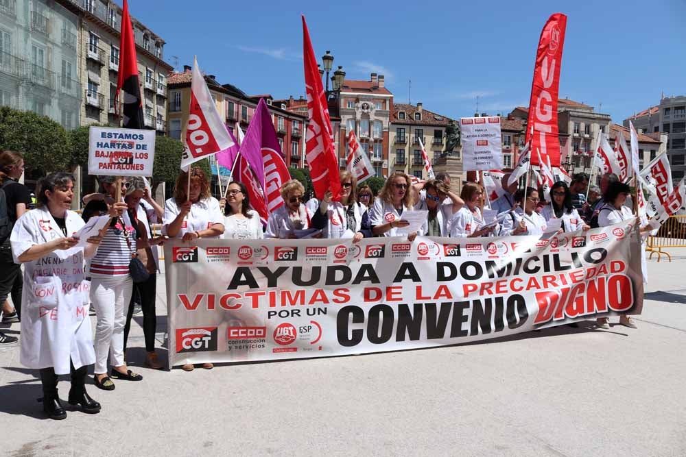 Concentración de las trabajadoras del Servicio de Ayuda a Domicilio