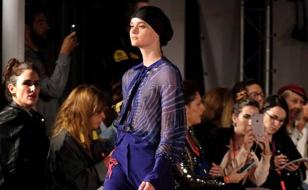 La moda del verano apuesta por el azul marino de las Baleares