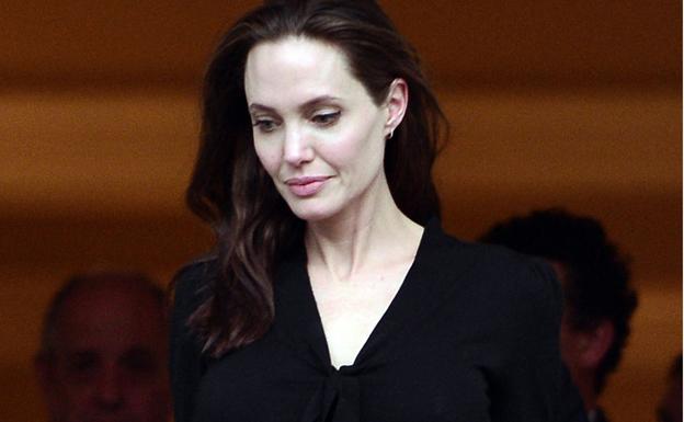 Angelina Jolie no ha encajado bien la prohibición de viajar con sus hijos