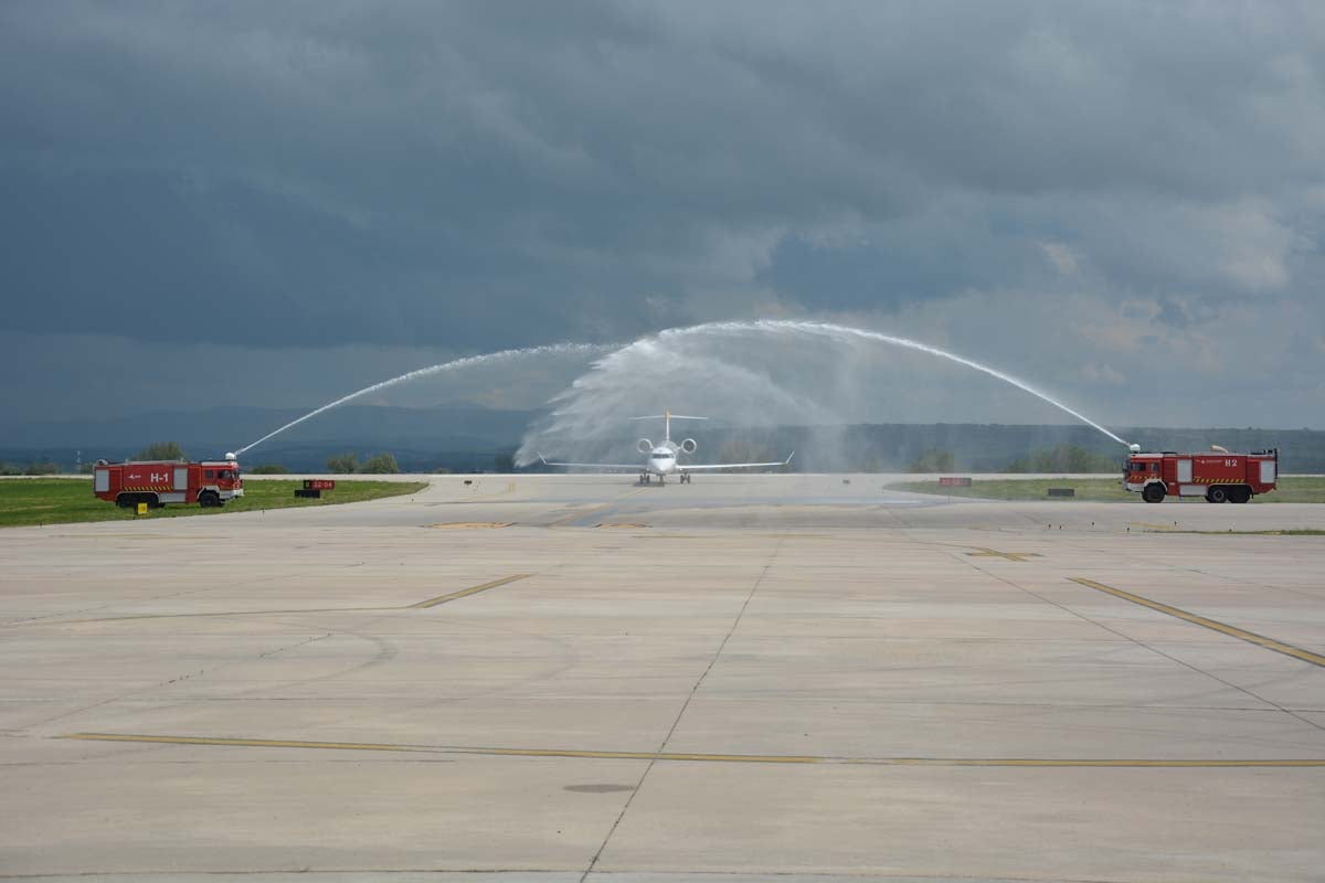 El Aeropuerto de Villafría reactiva sus operaciones